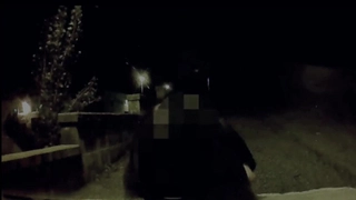 少女继女在厨房里被继父钻了