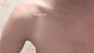 女女呻吟3P初体验！学生妹互揉彼此的三角洲...互相摩擦阴蒂就这样高潮：好湿３